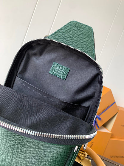 LV AVENUE SLINGBAG 31 IN DARK GREEN TAIGA LEATHER