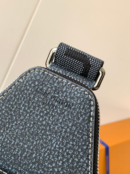 LV AVENUE SLINGBAG 31 IN BLACK MONOGRAM CANVAS WITH BROWN LOGO