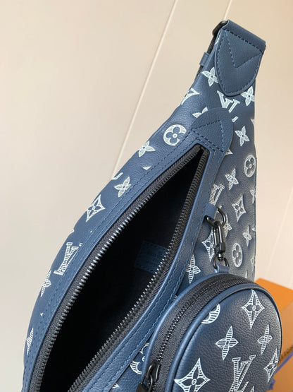 LV DUO CROSSBAG BAG 42 IN BLUE AND WHITE MONOGRAM SHADOW COWHIDE