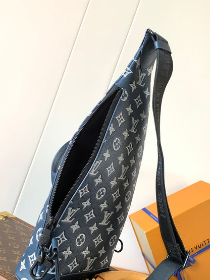 LV DUO CROSSBAG BAG 42 IN BLUE AND WHITE MONOGRAM SHADOW COWHIDE