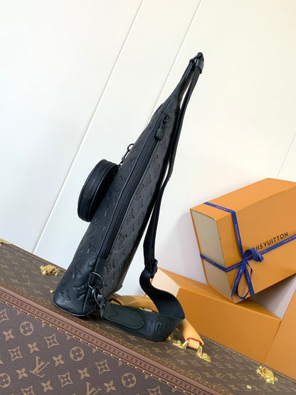 LV DUO CROSSBAG BAG 42 IN BLACK EMBOSSED CALFSKIN