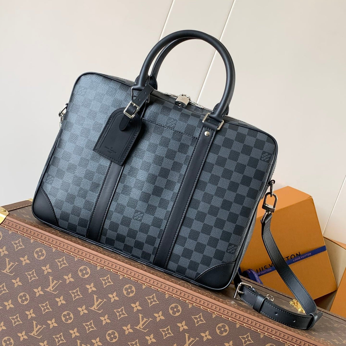 LV DUO CROSSBAG BAG 42 IN BLACK EMBOSSED CALFSKIN