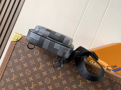 LV AVENUE 31 IN BLACK CANVAS CALFSKIN