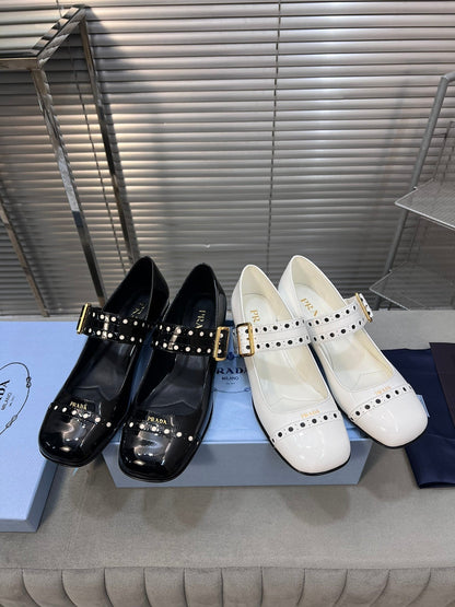 MARY JANE PUMPS IN WHITE GLOSSY CALFSKIN