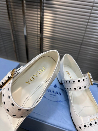MARY JANE PUMPS IN WHITE GLOSSY CALFSKIN