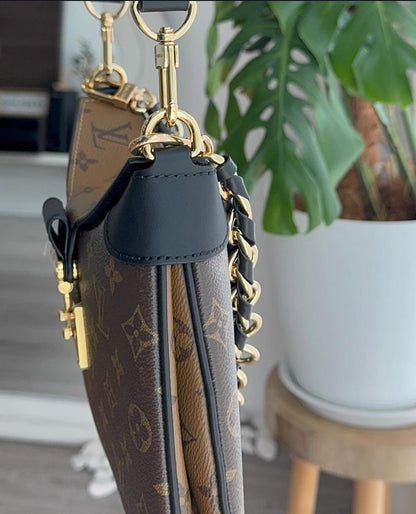 Louis Vuitton LV Twinny bag in Monogram