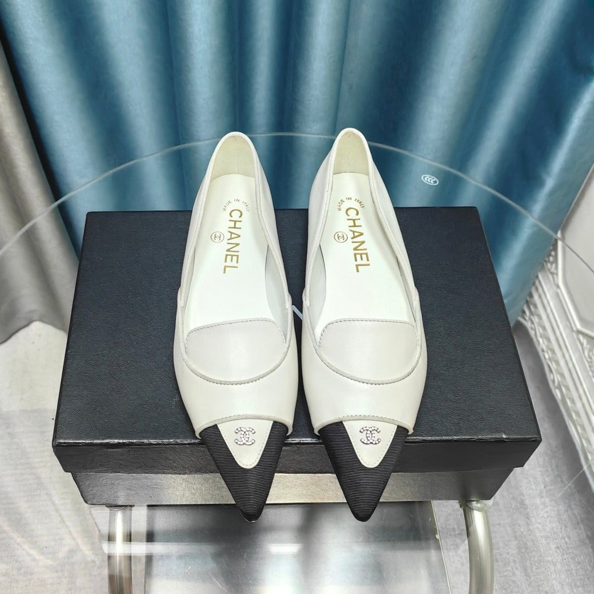 BALLET FLAT WHITE MIX BLACK SHEEPSKIN POINTED TOE
