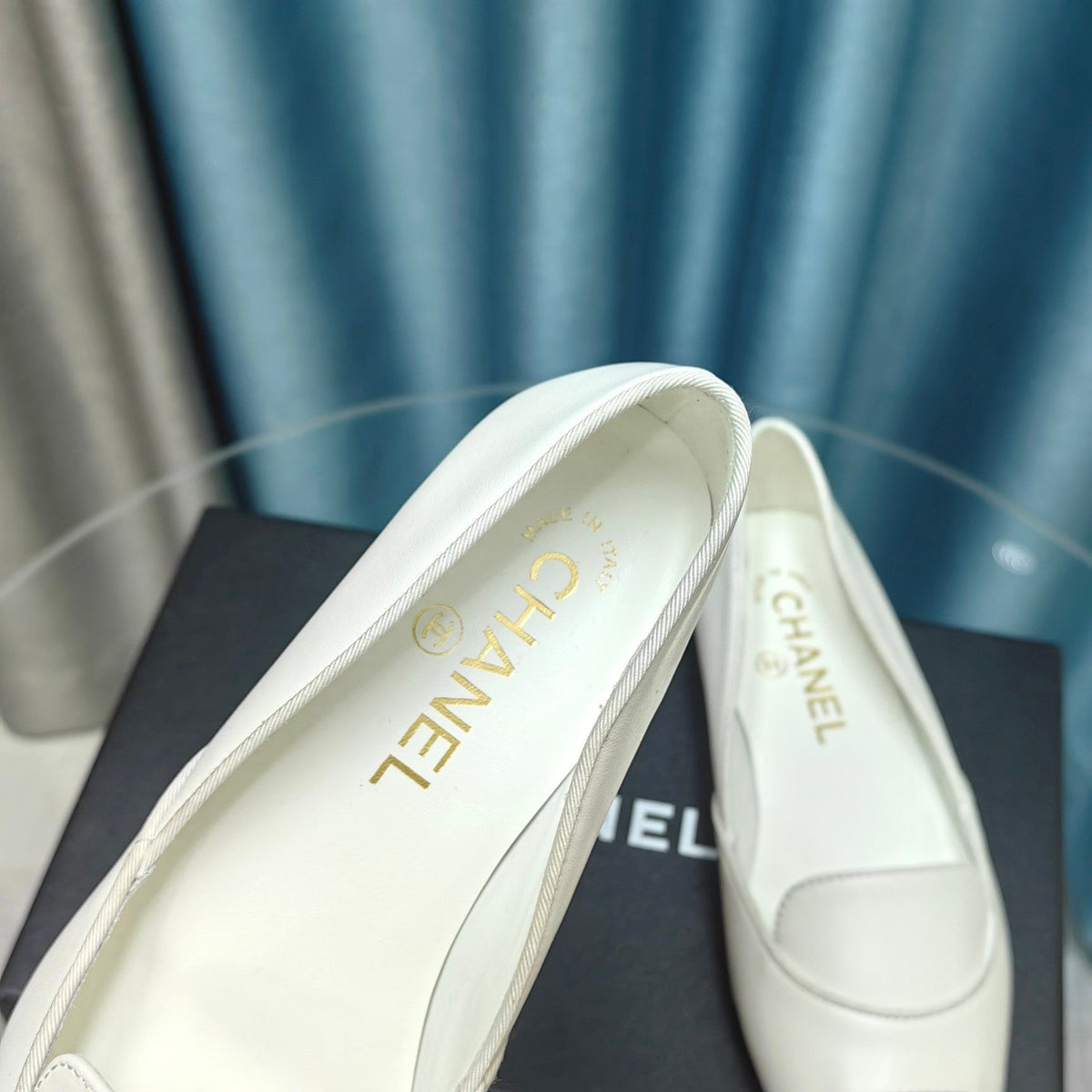 BALLET FLAT WHITE MIX BLACK SHEEPSKIN POINTED TOE