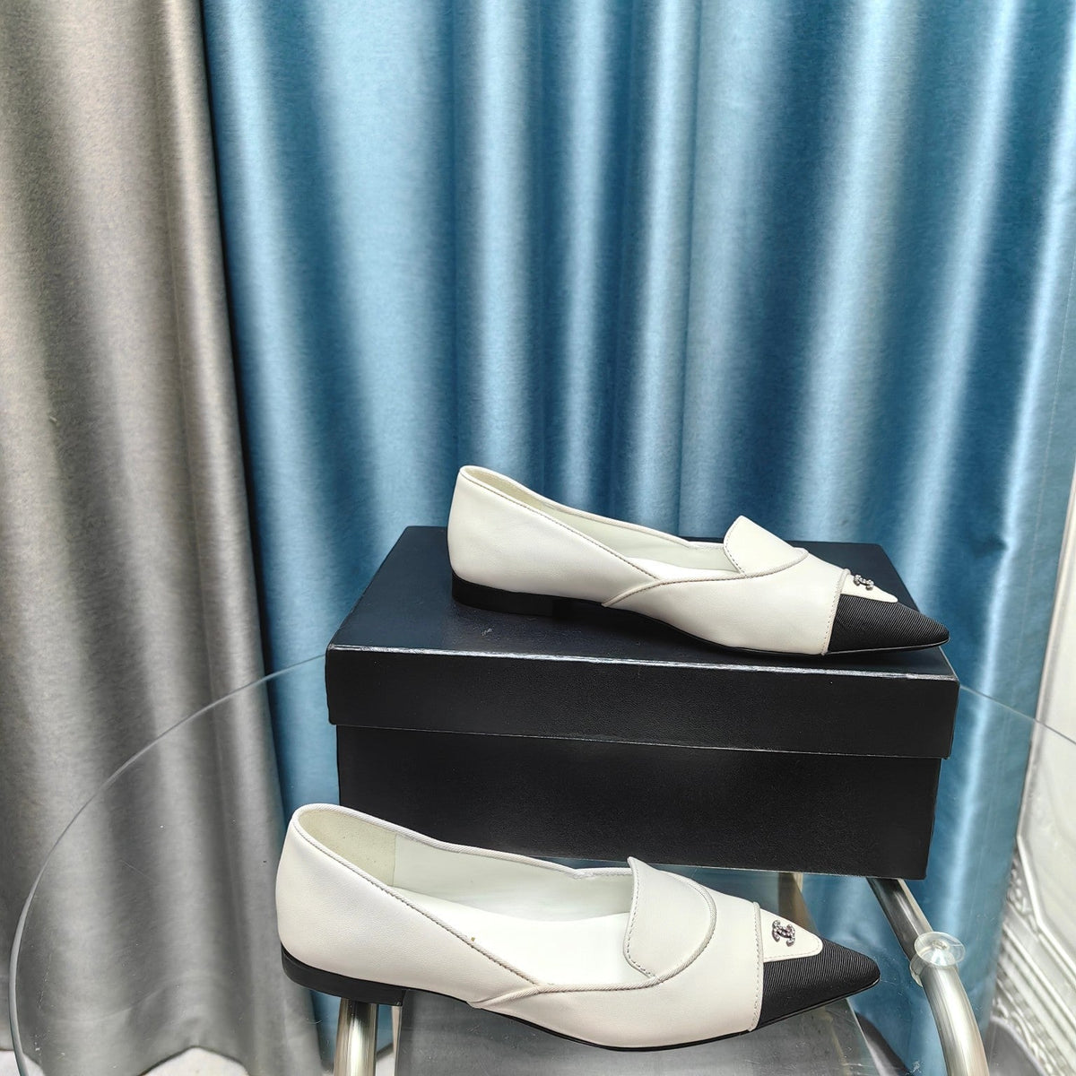 BALLET FLAT WHITE MIX BLACK SHEEPSKIN POINTED TOE