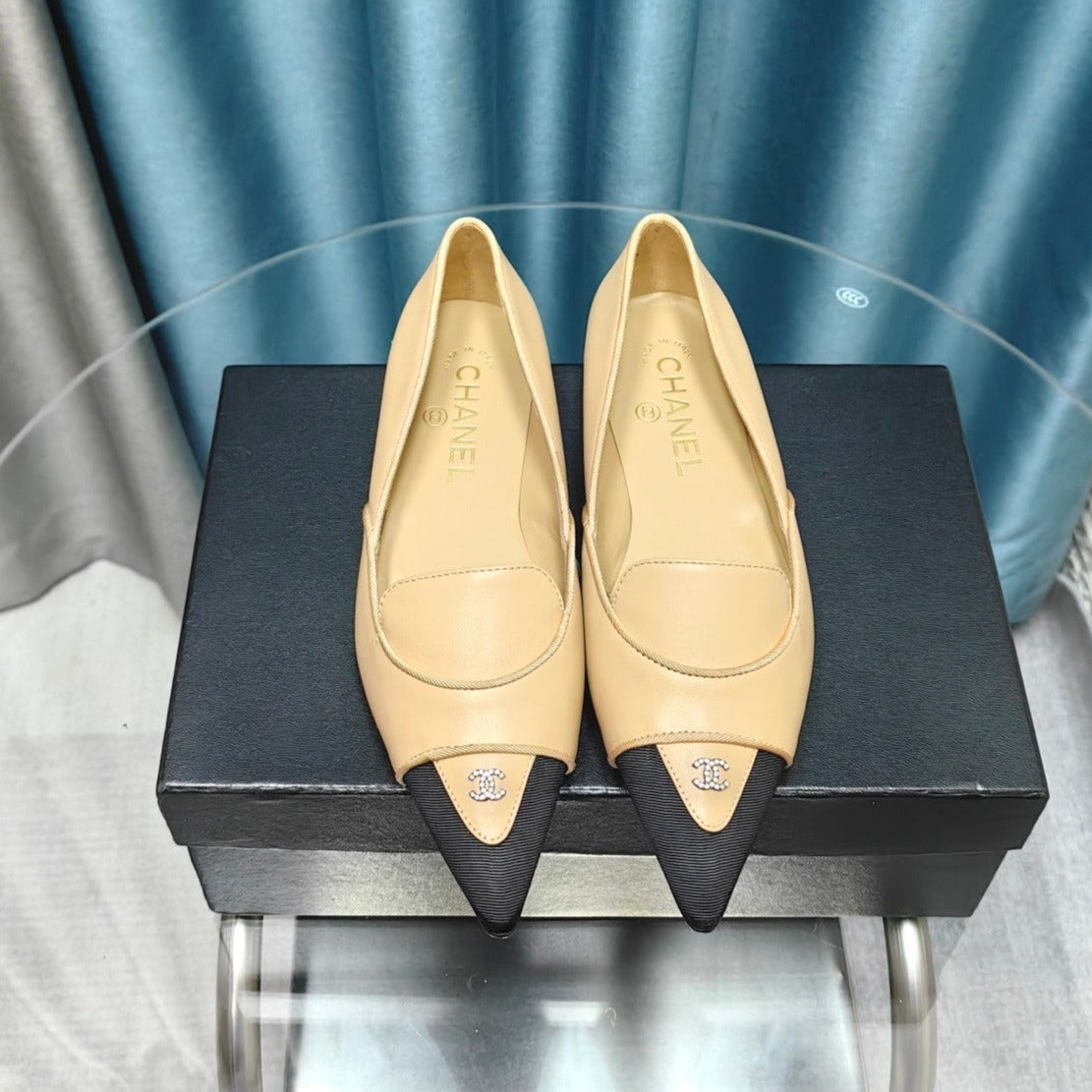 BALLET FLAT DARK CREAM MIX BLACK SHEEPSKIN POINTED TOE