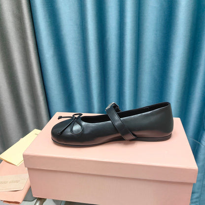 BLACK BALLET SHOES COWHIDE WITH BUTTON
