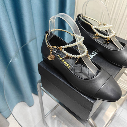 MARY JANE WITH PEARL STRAP IN BLACK LAMBSKIN