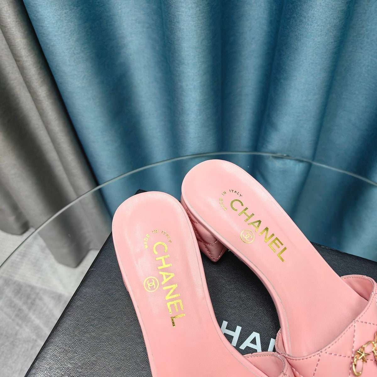 MULE SLIDE SANDAL IN LIGHT PINK LAMBSKIN
