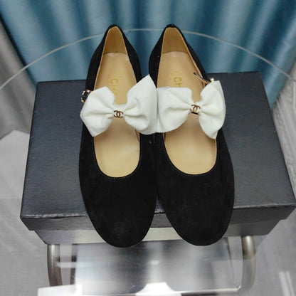 MARY JANE SHOES BLACK SUEDE WITH WHITE BOW