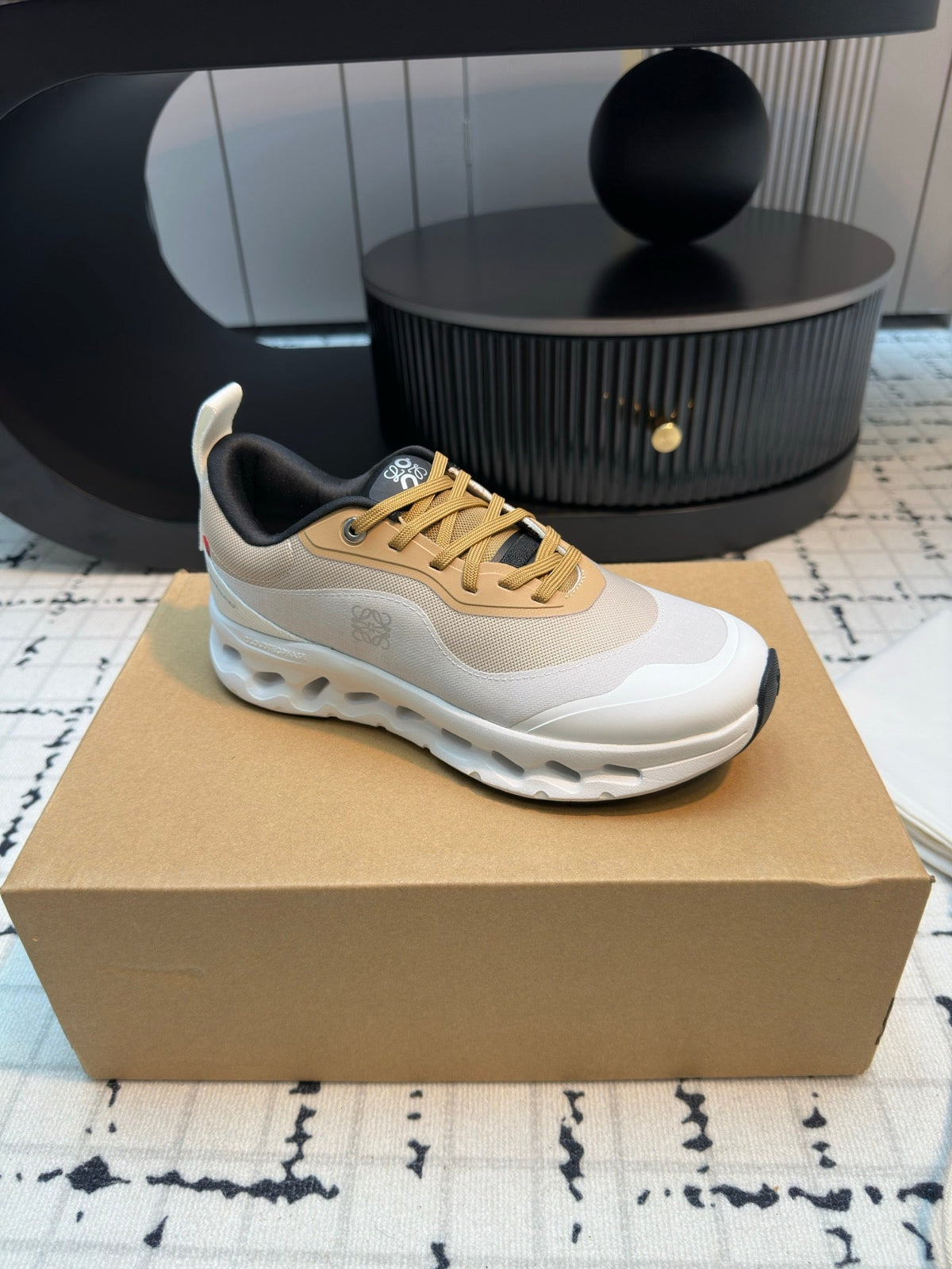 LW CLOUDTILT 2.0 SNEAKER TAN AND WHITE POLYESTER