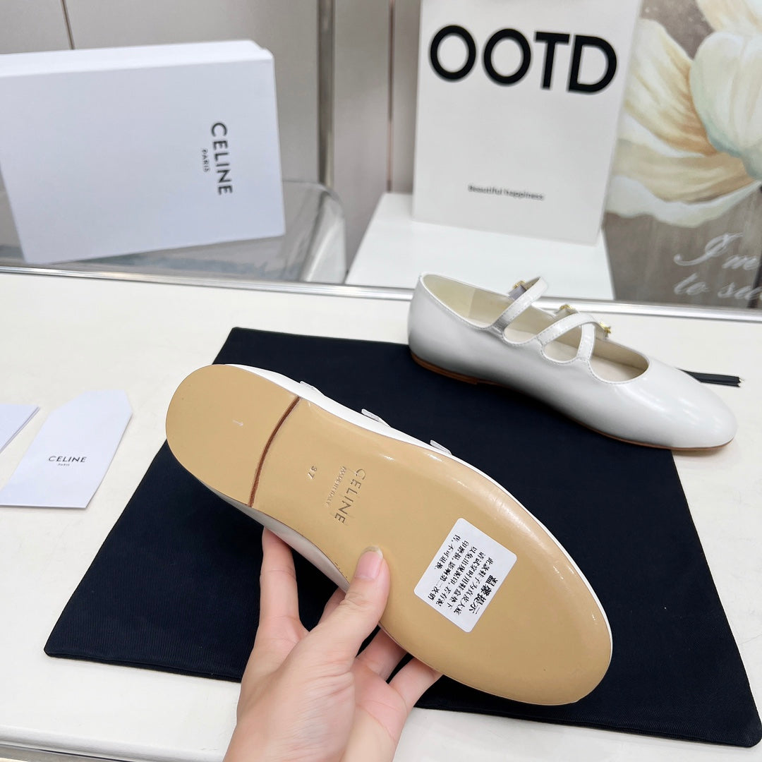 BALLET FLAT WITH CROSSOVER STRAP IN WHITE LAMBSKIN