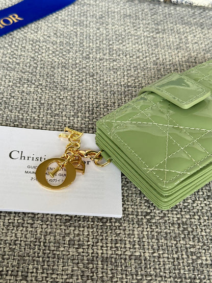 LADY JASMINE CARD HOLDER 10 IN LIGHT GREEN QUILTED PATENT CALFSKIN