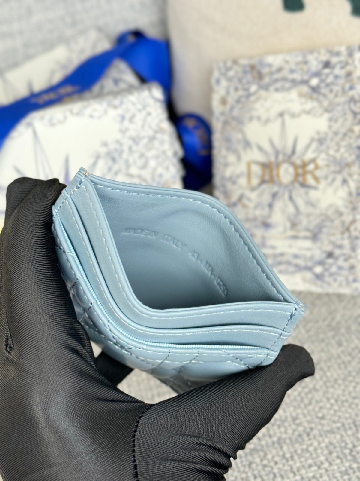 CARO FREESIA CARD HOLDER 10 IN BABY BLUE CANNAGE CALFSKIN
