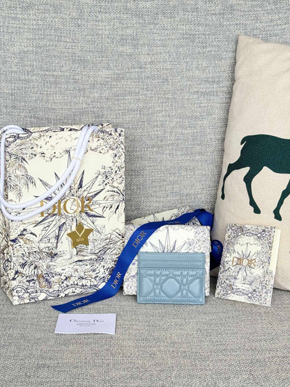 CARO FREESIA CARD HOLDER 10 IN BABY BLUE CANNAGE CALFSKIN