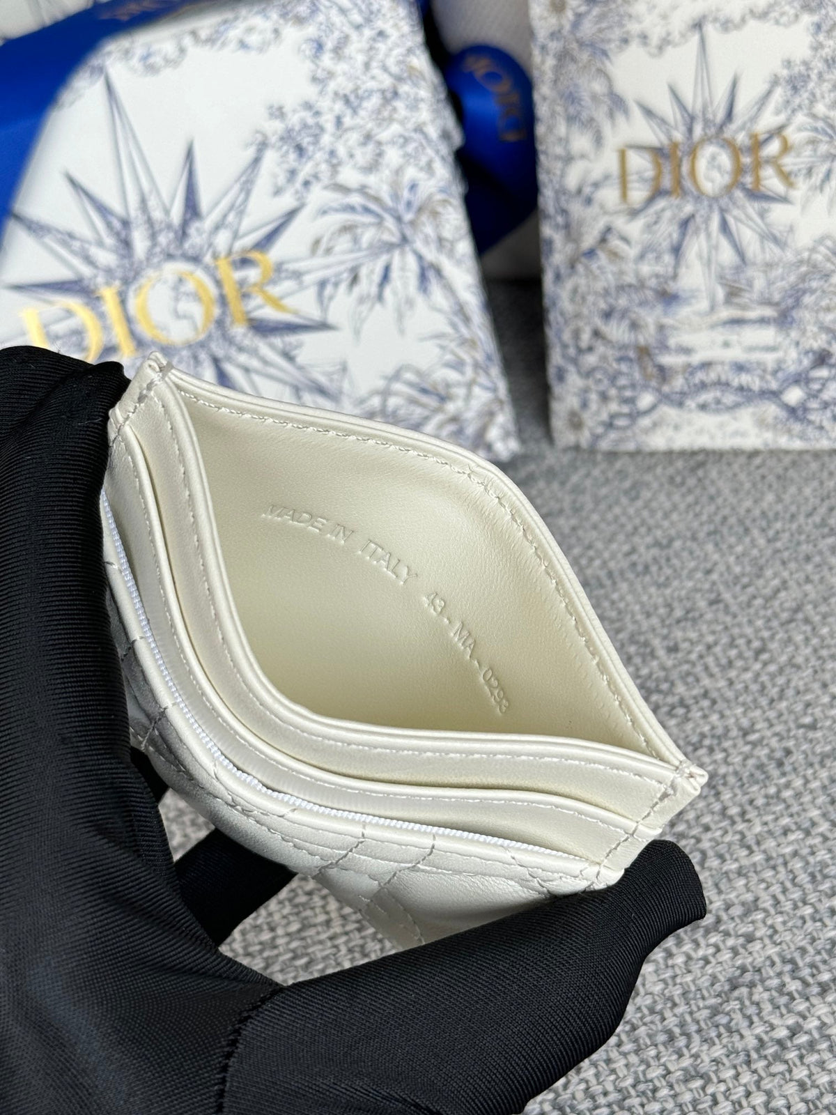CARO FREESIA CARD HOLDER 10 IN WHITE CANNAGE CALFSKIN
