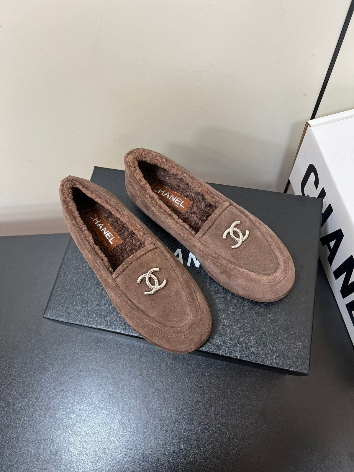 LOAFER IN PENNY BROWN SUEDE AND SOLF FLEECE LINING
