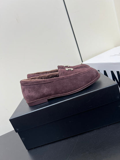 LOAFER IN CHESTNUT BROWN SUEDE AND SOLF FLEECE LINING
