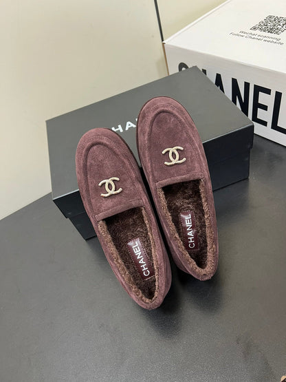 LOAFER IN CHESTNUT BROWN SUEDE AND SOLF FLEECE LINING