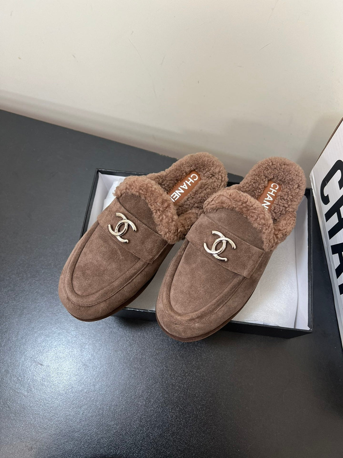 LOAFERS MULE IN MEDIUM BROWN SUEDE AND FLEECE LINING