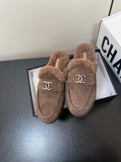 LOAFERS MULE IN MEDIUM BROWN SUEDE AND FLEECE LINING
