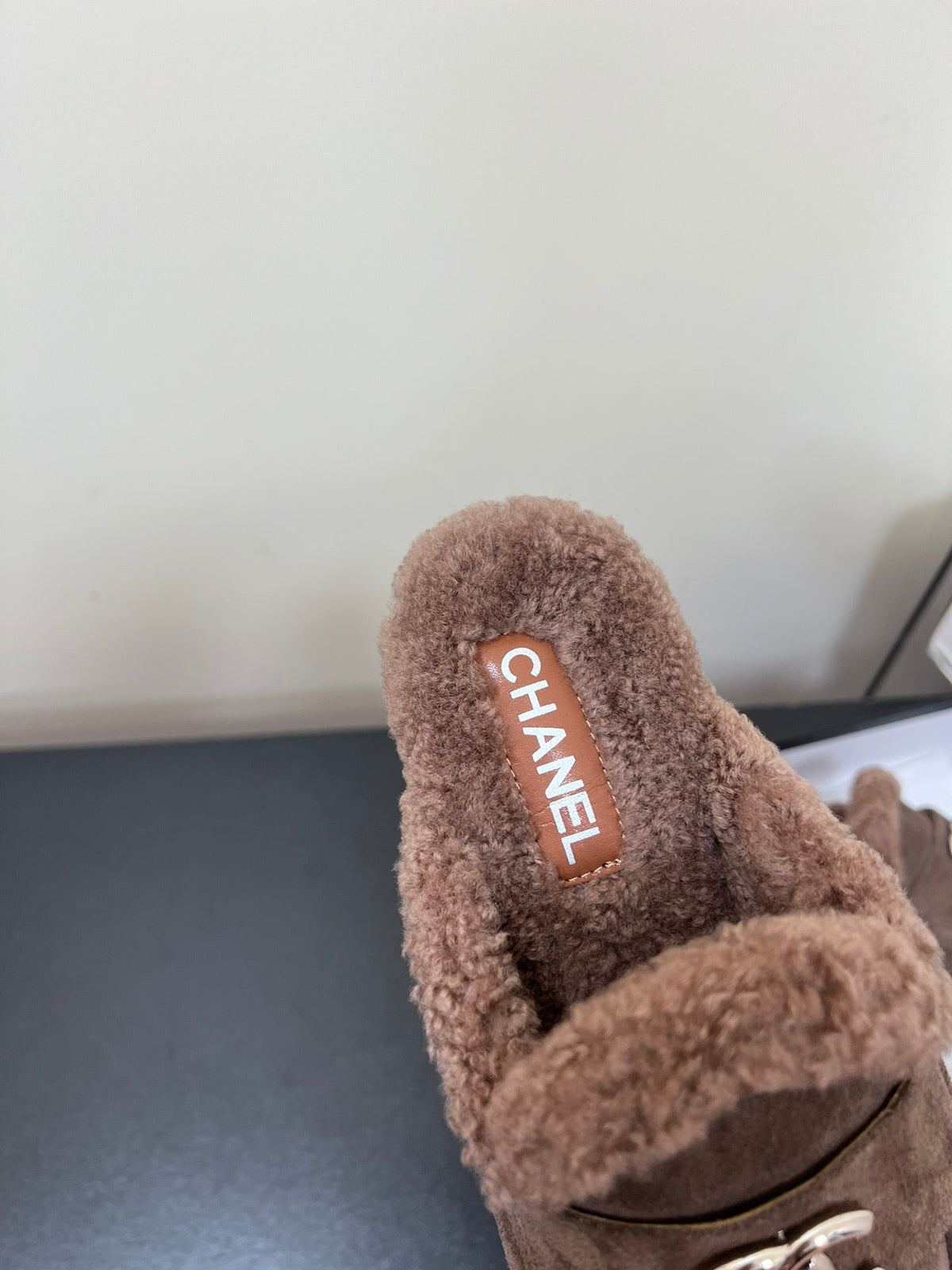 LOAFERS MULE IN MEDIUM BROWN SUEDE AND FLEECE LINING