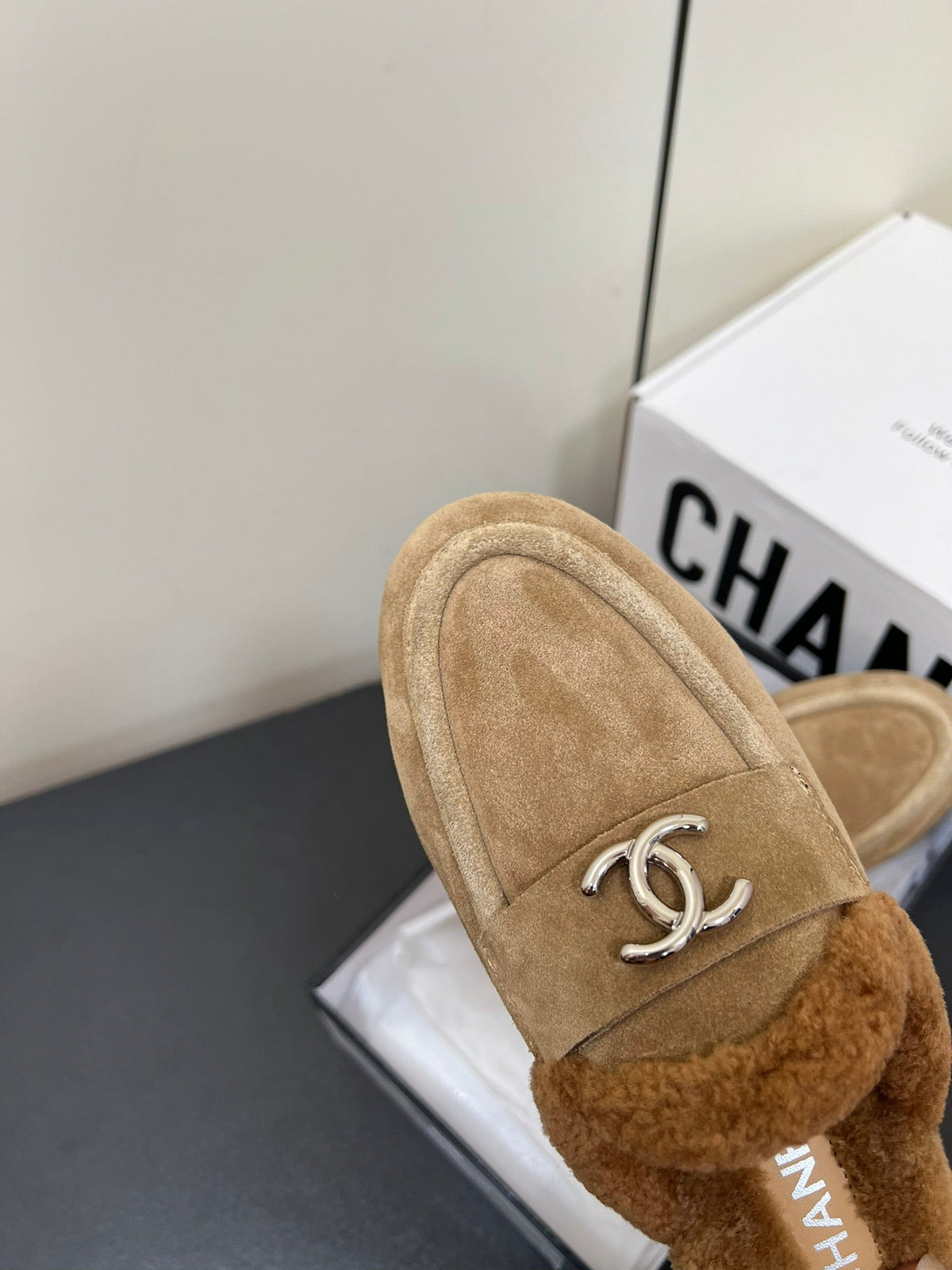 LOAFERS MULE IN PEANUT BROWN SUEDE AND FLEECE LINING