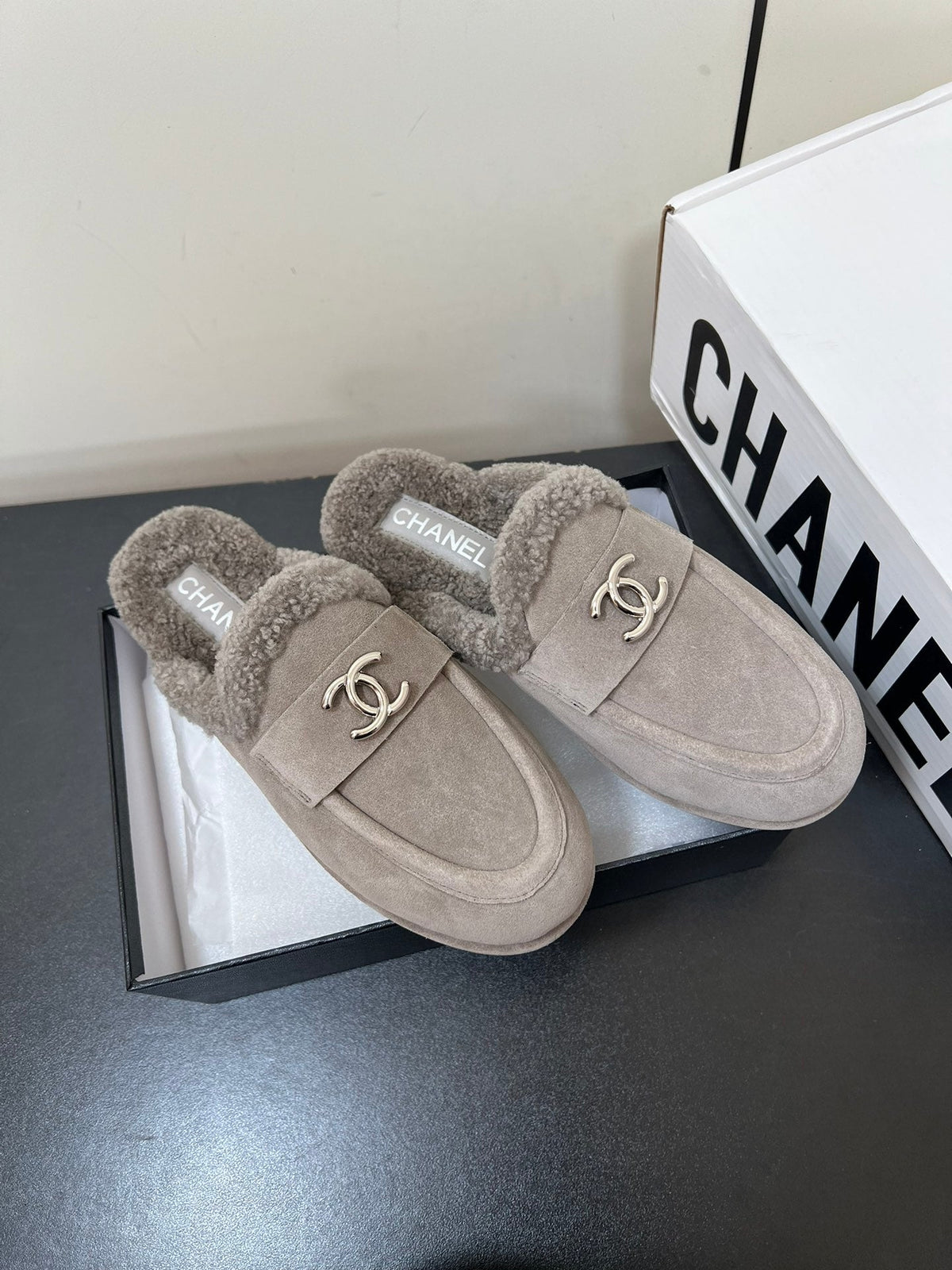 LOAFERS MULE IN DESERT BROWN SUEDE AND FLEECE LINING