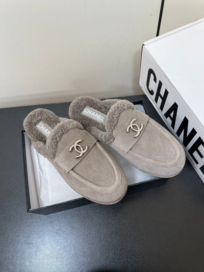 LOAFERS MULE IN DESERT BROWN SUEDE AND FLEECE LINING