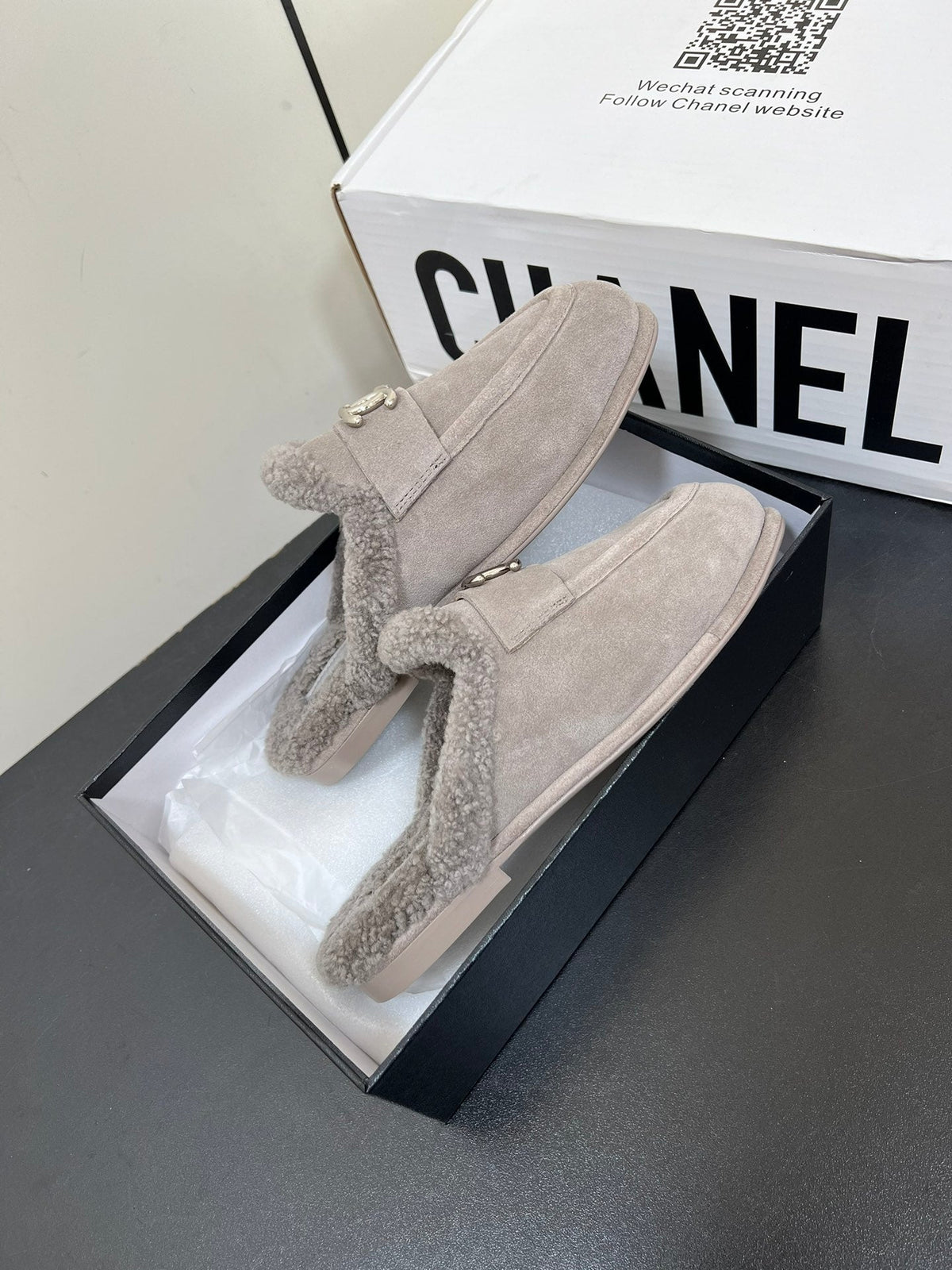 LOAFERS MULE IN DESERT BROWN SUEDE AND FLEECE LINING