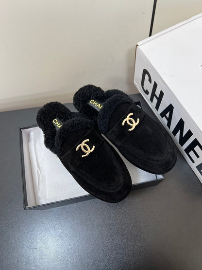 LOAFERS MULE IN BLACK SUEDE AND FLEECE LINING