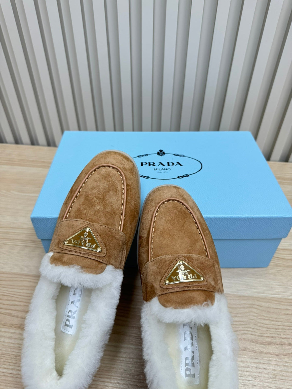 LOAFER IN CAMEL SUEDE AND FUR LINING ATTACHED TRIANGLE LOGO