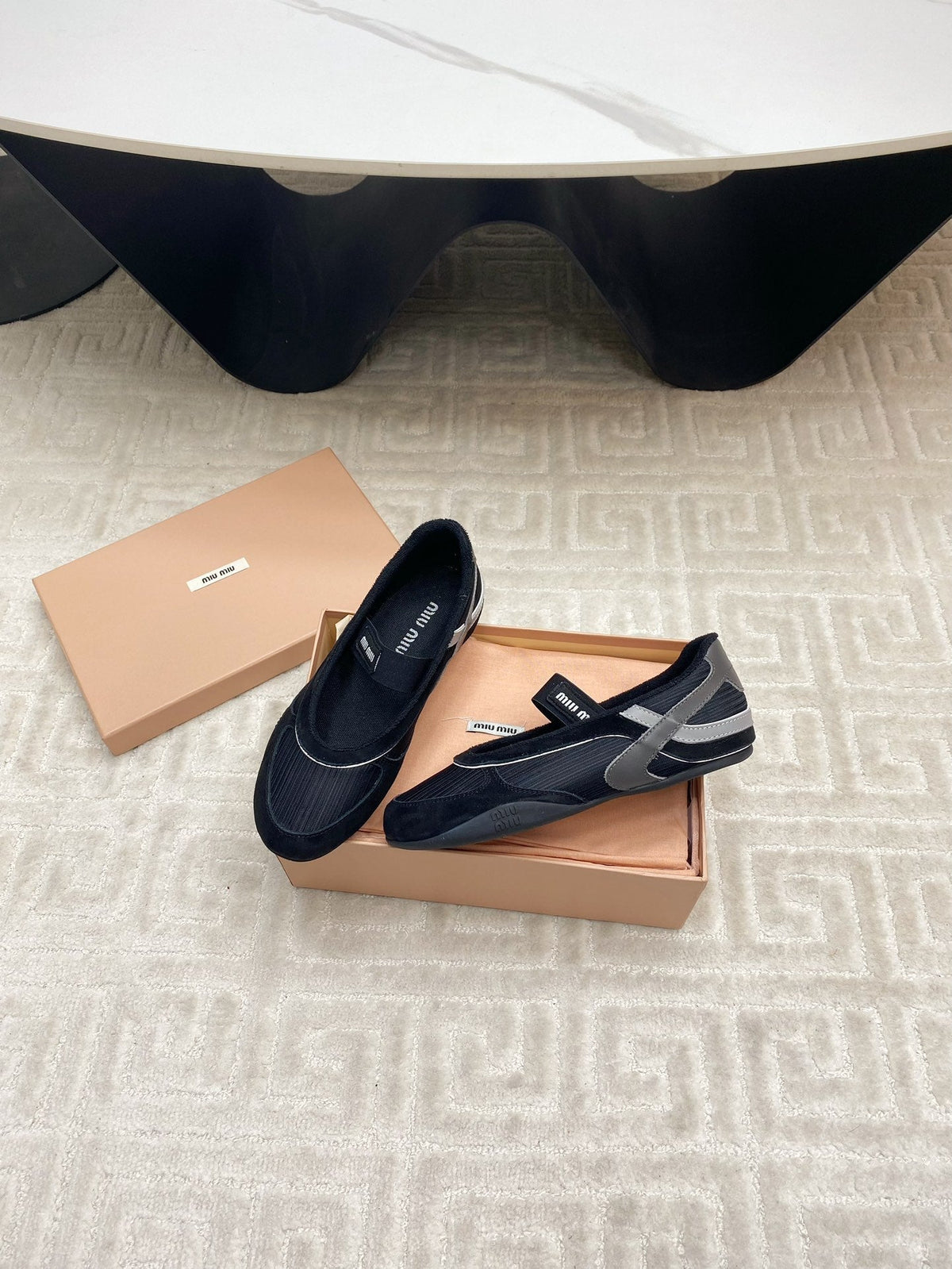 BALLET FLAT SHOES IN BLACK MESH AND SUEDE