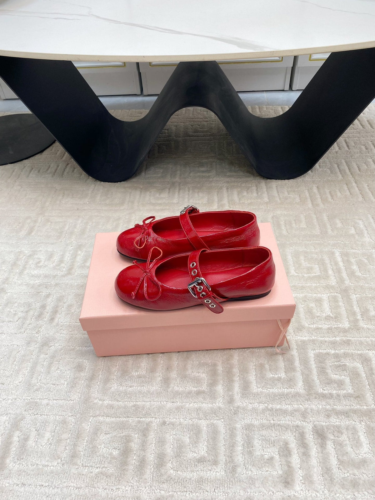 BOW MARY JANE FLAT IN RED NAPLAK LAMBSKIN