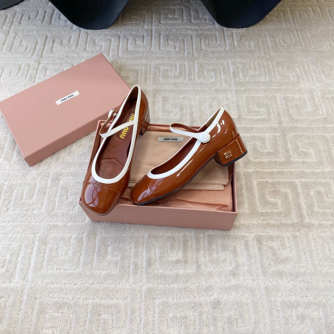 MARY JANE PUMPS IN SMOKY UMBER GLOSSY SHEEPSKIN