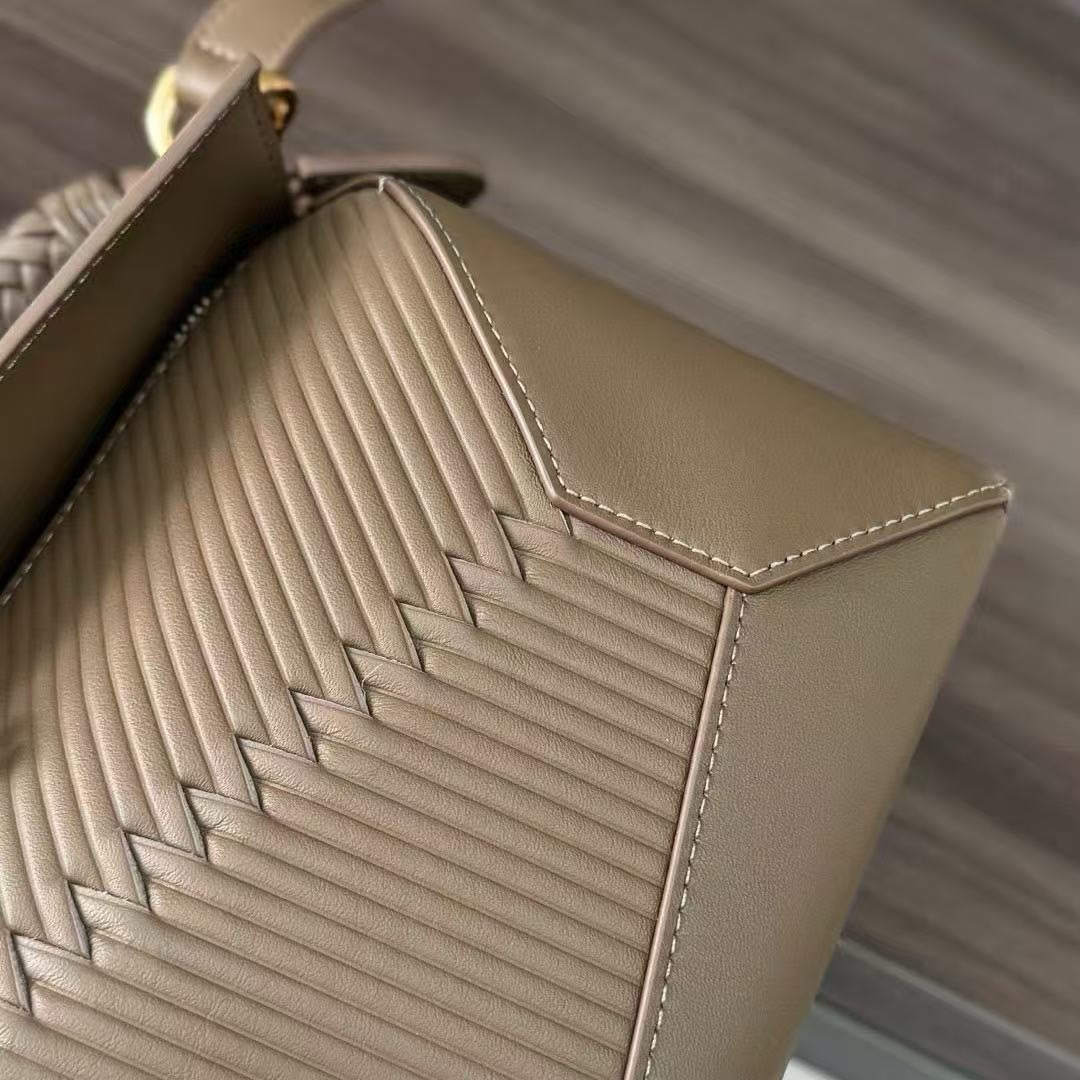 Loewe Puzzle Bag