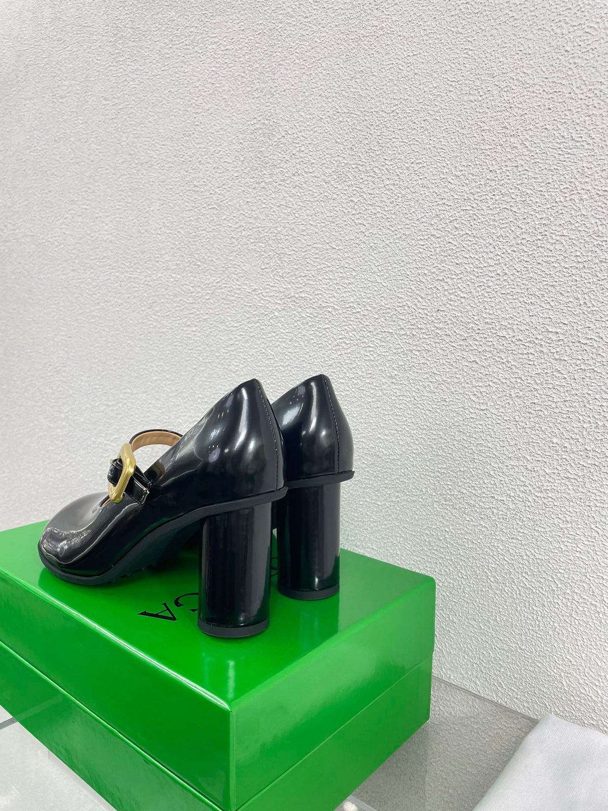 ATOMIC MARY-JANE PUMP 9 CM IN BLACK CALFSKIN