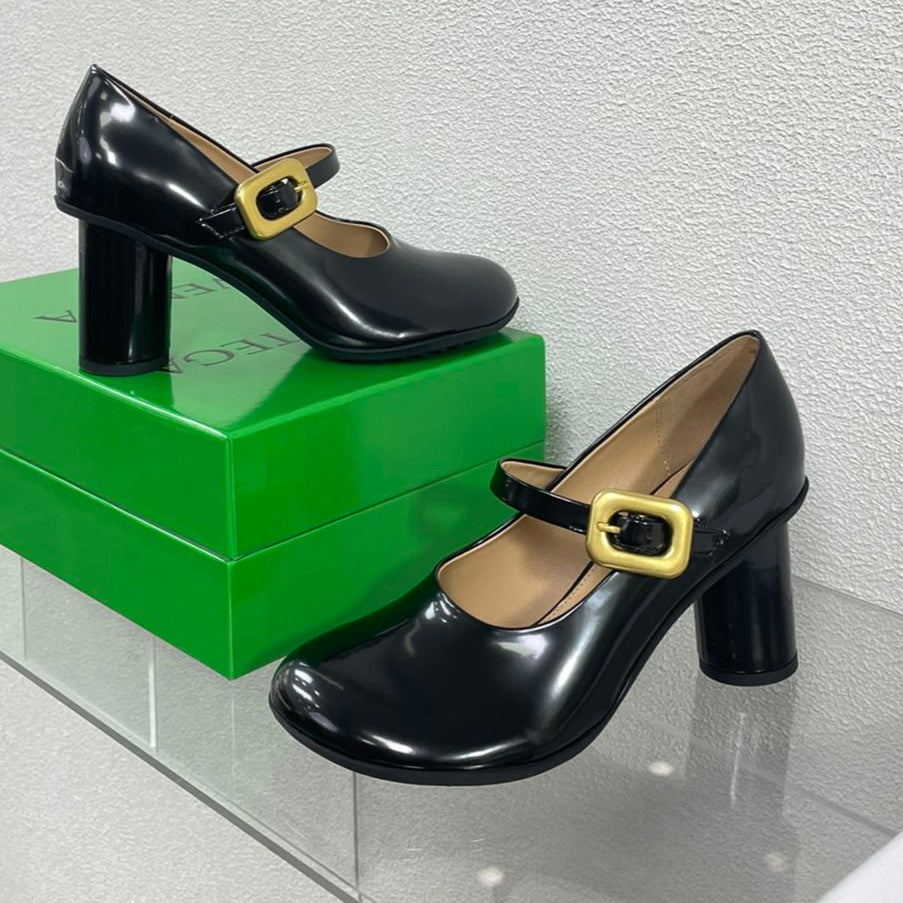 ATOMIC MARY-JANE PUMP 9 CM IN BLACK CALFSKIN