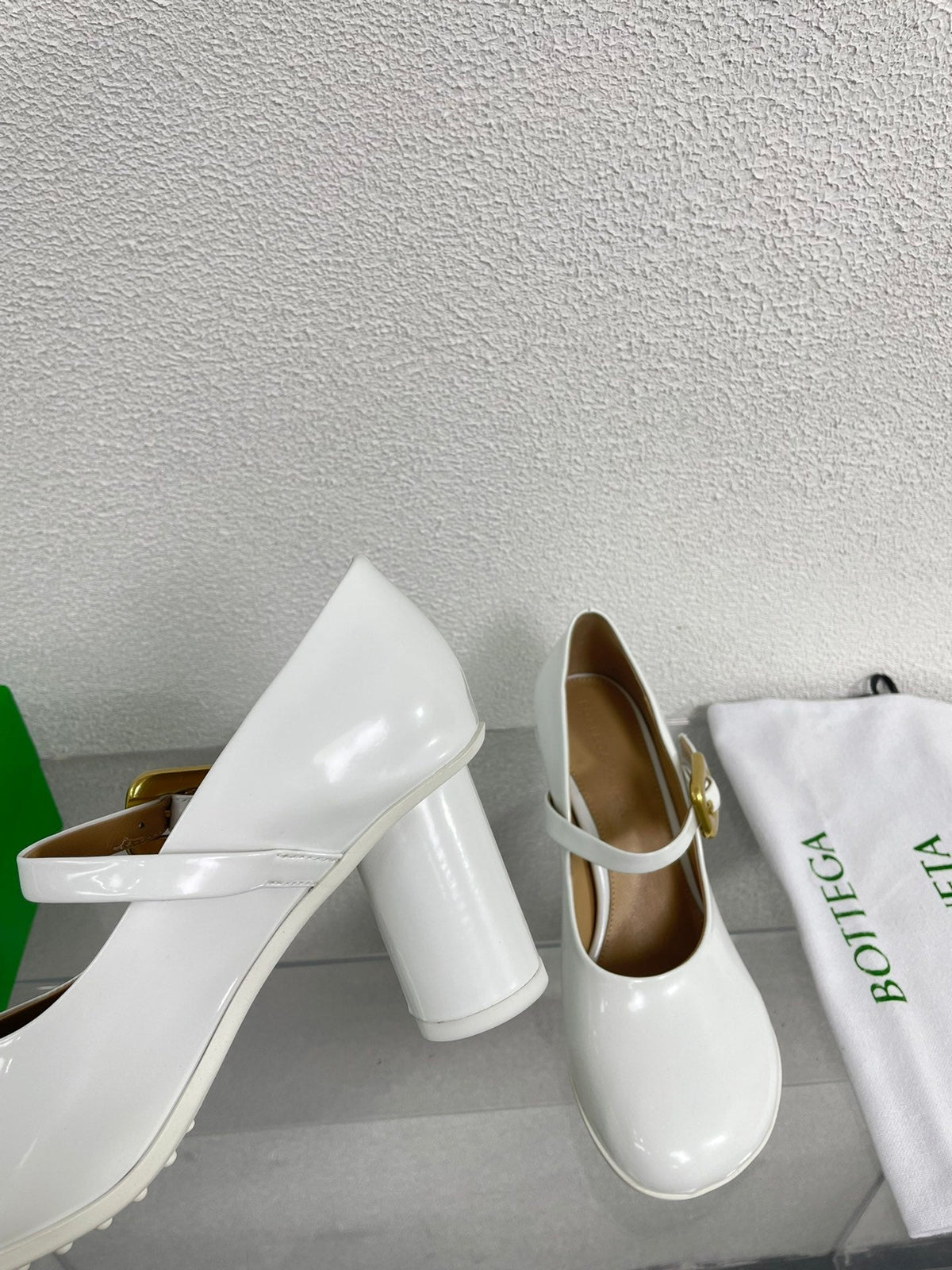 ATOMIC MARY-JANE PUMP 9 CM IN WHITE CALFSKIN