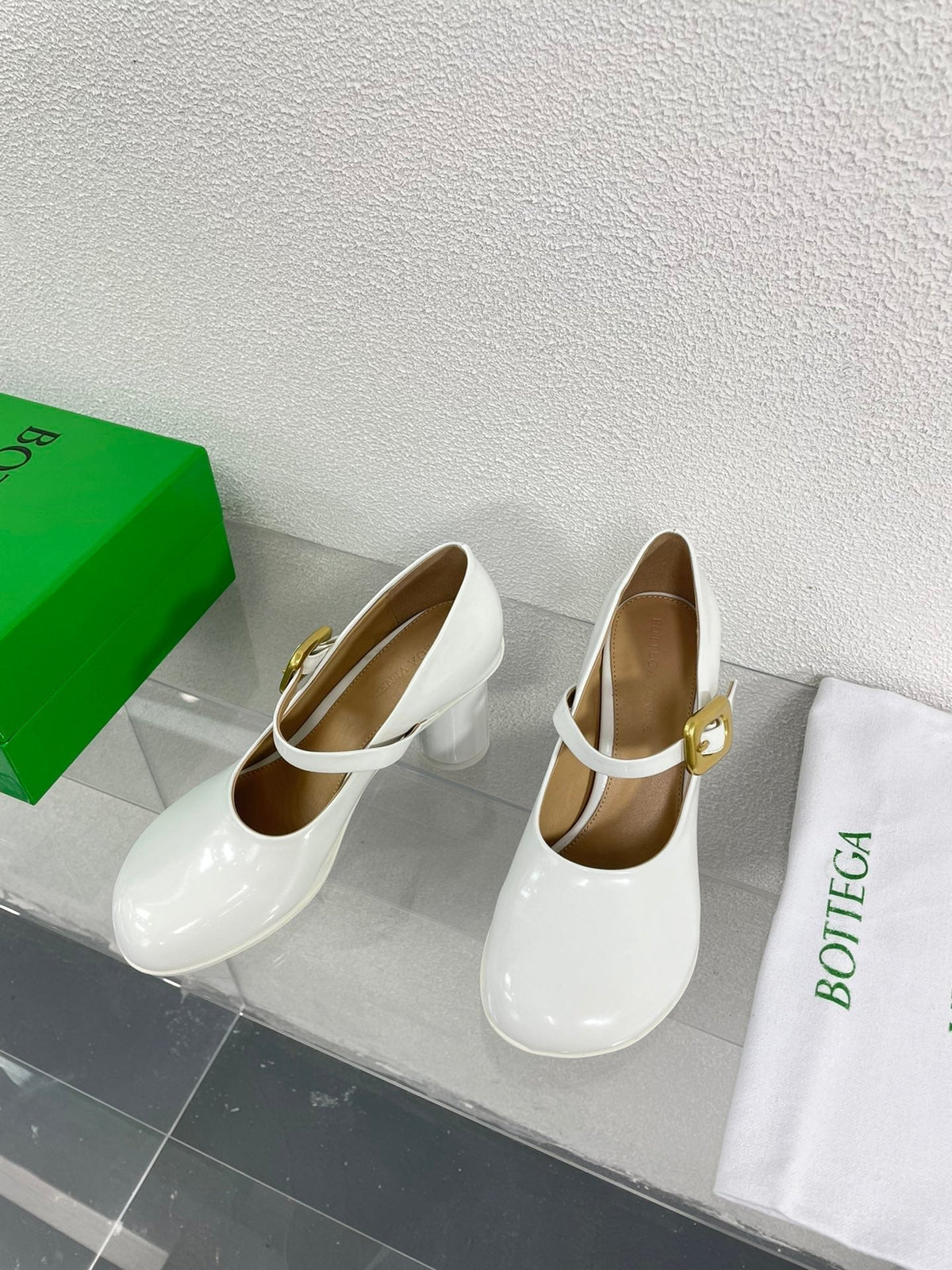 ATOMIC MARY-JANE PUMP 9 CM IN WHITE CALFSKIN
