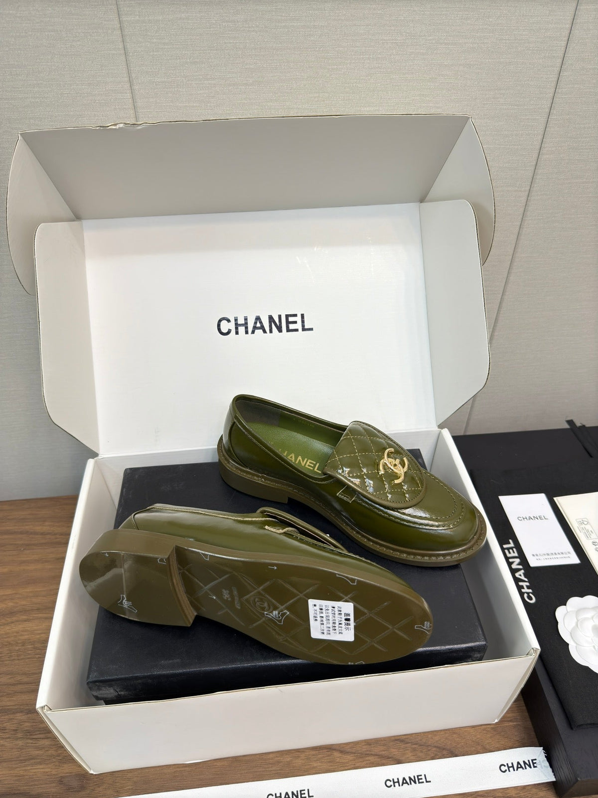 MOCCASIN 2.5 CM IN ARMY GREEN PREMIUM LAMBSKIN