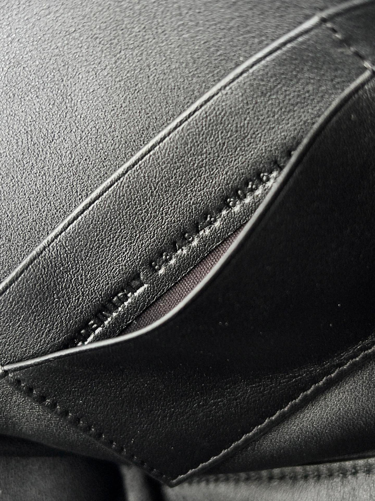 BEL AIR CLUTCH 27 IN BLACK NAPPA LAMBSKIN GOLD HARDWARE