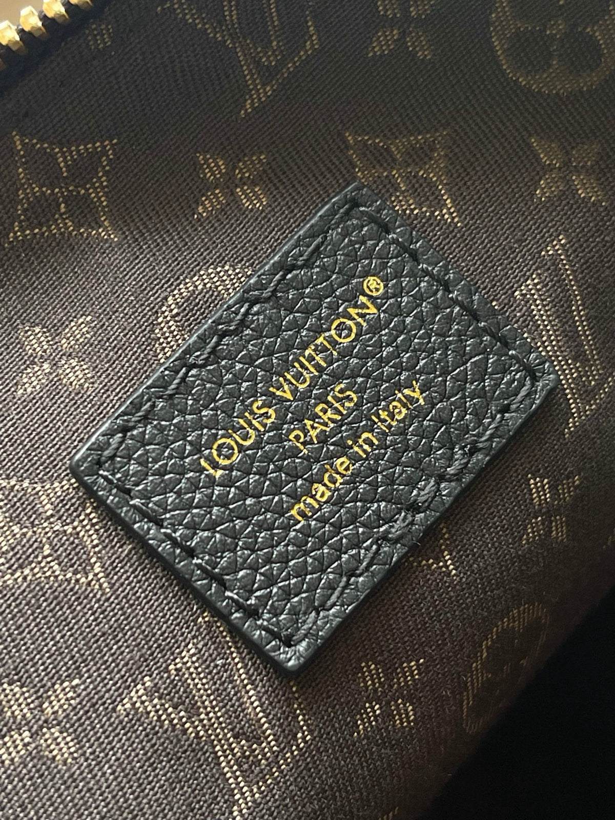 LV Multipass Black M28029