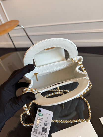 CHANEL KELLY BAG 19 IN WHITE CALFSKIN GOLD HARDWARE