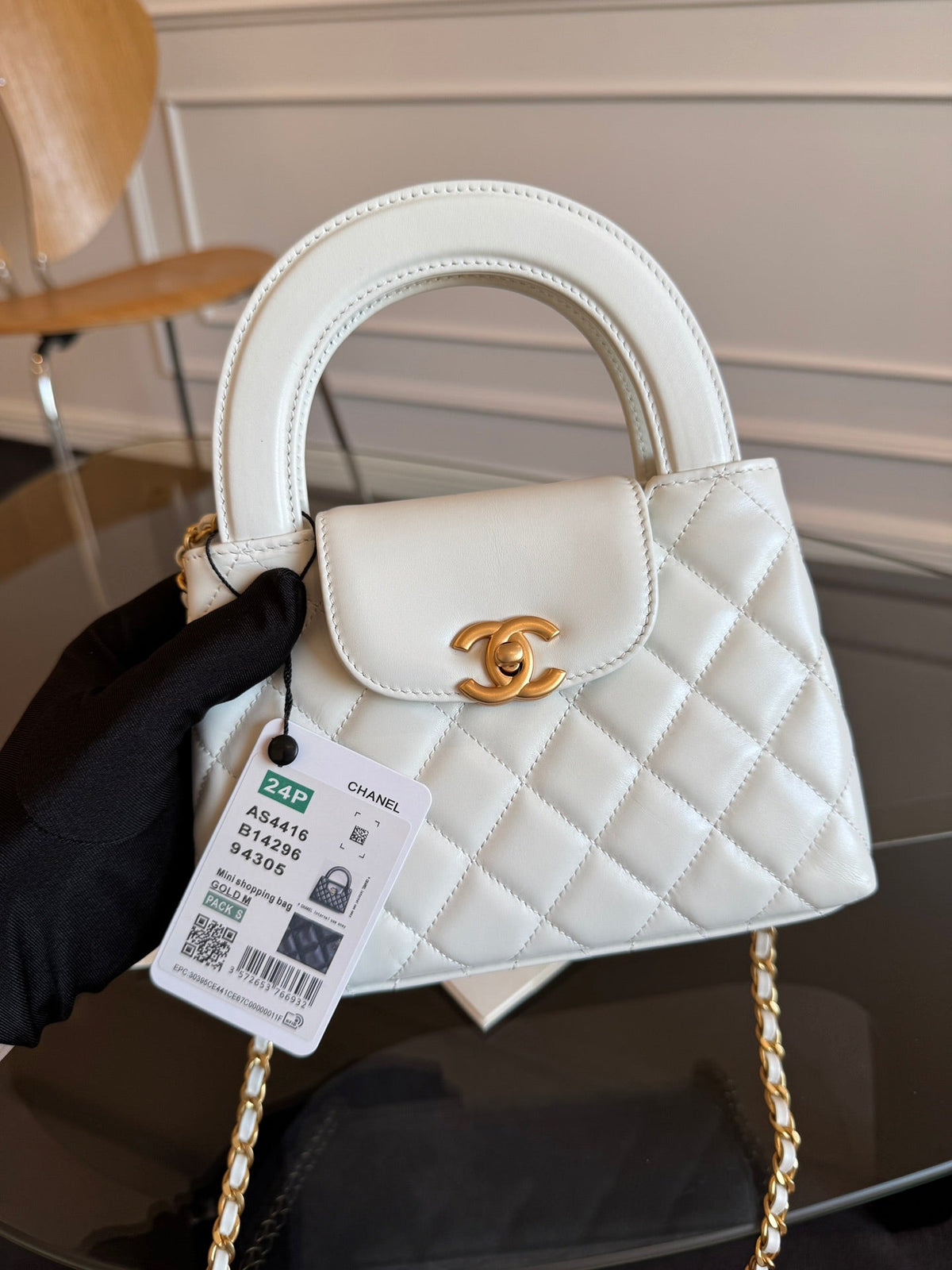 CHANEL KELLY BAG 19 IN WHITE CALFSKIN GOLD HARDWARE