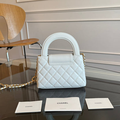 CHANEL KELLY BAG 19 IN WHITE CALFSKIN GOLD HARDWARE